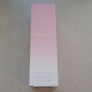 ❤KylieSkin Foaming Face Wash